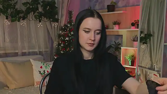 KiraLiLime online show from March 7, 2025, 6:11 pm