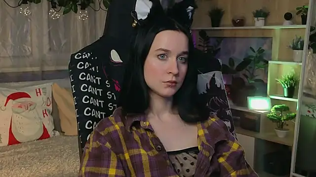 KiraLiLime online show from March 14, 2025, 10:05 pm