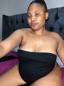 Anaelle24 online show from February 16, 2026, 8:32 am