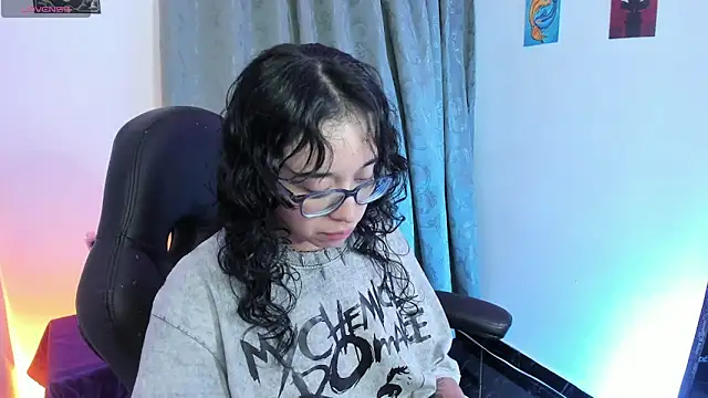 indra cam online show from May 28, 2026, 3:37 am