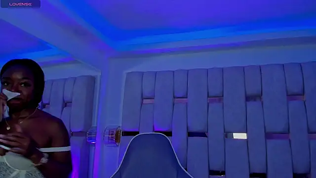 mia schwarz online show from March 12, 2026, 10:05 pm