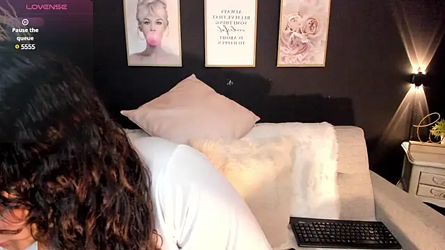 Keisha west online show from February 4, 2025, 2:32 pm