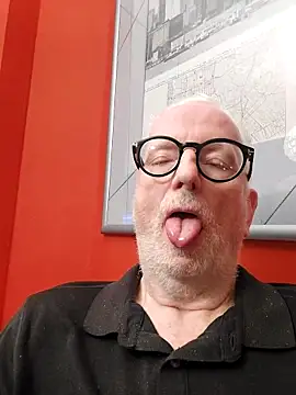 Snapshot of Greyhound70 chatting on February 22, 2026, 6:50 pm Greyhound70 online show from February 22, 2026, 6:50 pm