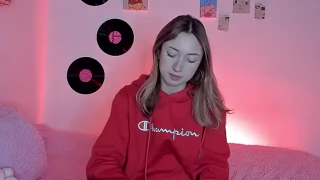 Snapshot of Imsophie_collins chatting on October 19, 2025, 5:41 am Imsophie collins online show from October 19, 2025, 5:41 am