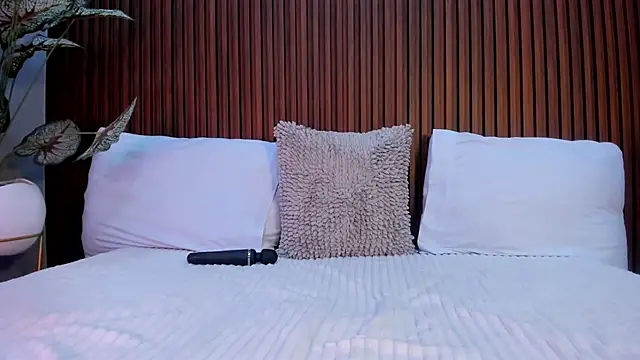 alisson 81 online show from October 1, 2025, 7:42 pm