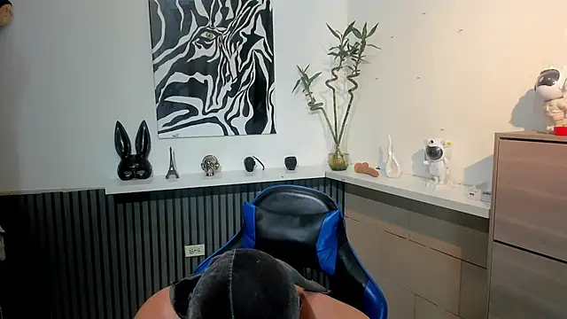 Daemon21 online show from November 13, 2025, 11:25 pm