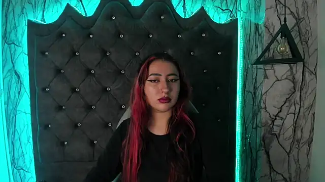 larissa01  online show from February 20, 2025, 3:12 am