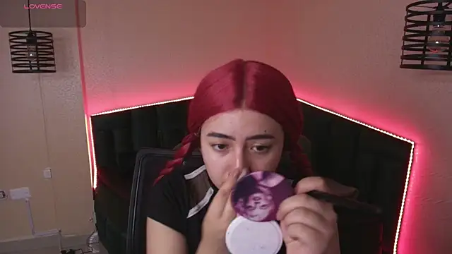 larissa01  online show from March 20, 2025, 3:02 am