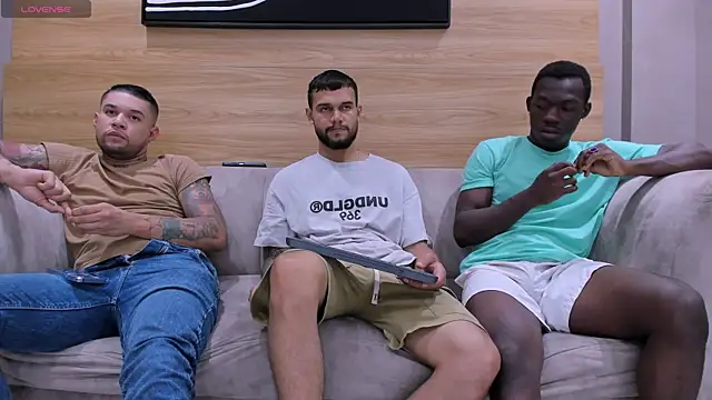 hot day online show from October 14, 2025, 7:47 pm