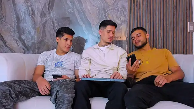 hot day online show from November 10, 2025, 8:30 pm