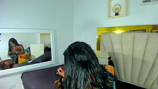 Evelonga 707 online show from March 3, 2025, 7:06 pm