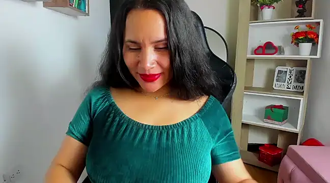 Saylor Lee22 online show from December 4, 2024, 6:33 am