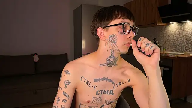 anahori  simon online show from October 13, 2025, 9:48 pm