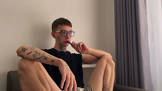 anahori  simon online show from March 16, 2026, 3:45 am