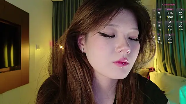 KitayamaChu online show from November 21, 2025, 12:26 pm