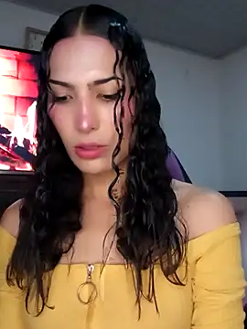 Lanna hott  online show from November 11, 2025, 3:12 pm