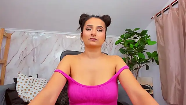 Snapshot of JennaPrice chatting on January 10, 2025, 3:37 pm JennaPrice online show from January 10, 2025, 3:37 pm