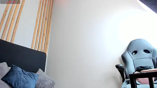 Valkiria ponce online show from September 13, 2025, 5:07 am