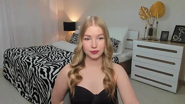 Snapshot of shy__lady chatting on April 26, 2026, 11:08 am shy lady online show from April 26, 2026, 11:08 am
