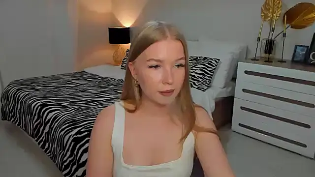 Snapshot of shy__lady chatting on May 20, 2026, 6:03 pm shy lady online show from May 20, 2026, 6:03 pm