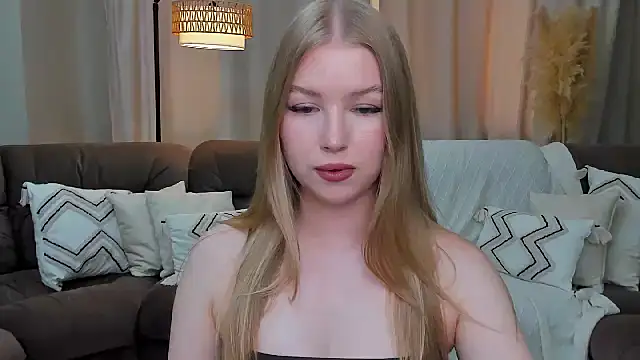 Snapshot of shy__lady chatting on May 26, 2026, 11:39 am shy lady online show from May 26, 2026, 11:39 am