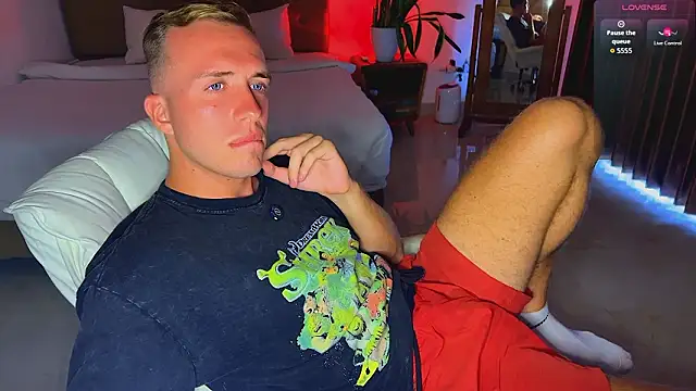 tommy cumfinger online show from March 10, 2026, 7:46 am