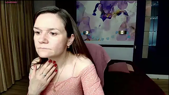 AriaGray online show from April 14, 2026, 12:16 am