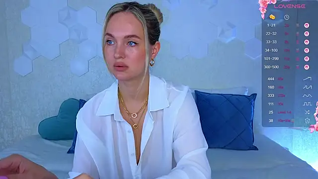 Lynna Sparks online show from September 11, 2025, 3:39 am