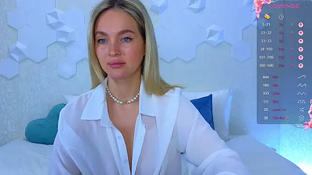 Lynna Sparks online show from October 2, 2025, 2:18 am