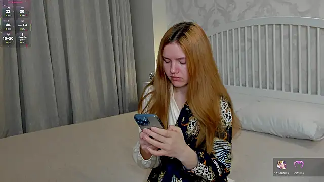 Eva  Lewis online show from April 12, 2026, 3:33 am