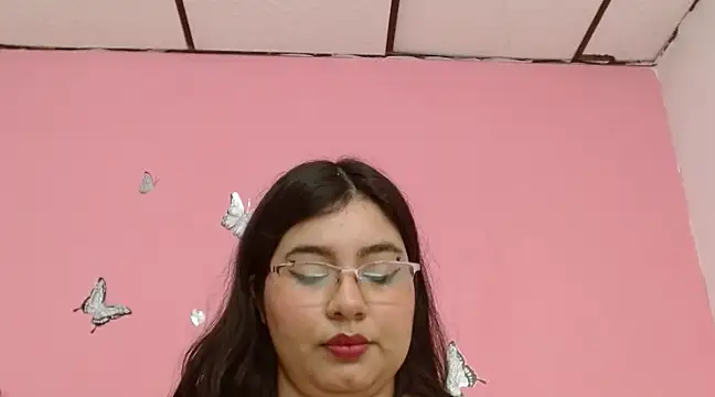 Snapshot of LaylaHolmes chatting on December 13, 2024, 5:43 pm LaylaHolmes online show from December 13, 2024, 5:43 pm