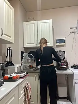 GraceTorrez online show from December 18, 2024, 12:18 pm