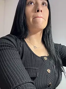 Snapshot of Sara_luna_ chatting on February 27, 2025, 3:15 pm Sara luna online show from February 27, 2025, 3:15 pm