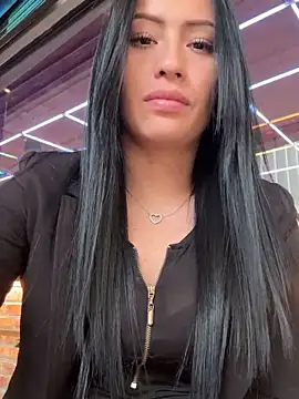 Snapshot of Sara_luna_ chatting on March 18, 2025, 5:53 pm Sara luna online show from March 18, 2025, 5:53 pm