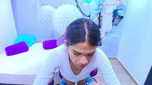 DEMI LEED online show from October 31, 2025, 12:28 pm