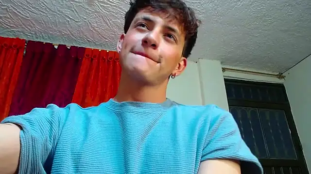 GabyThoms online show from January 2, 2025, 11:06 pm