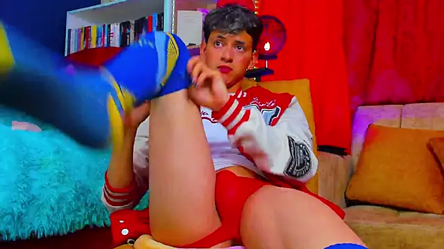 GabyThoms online show from February 27, 2025, 7:47 pm