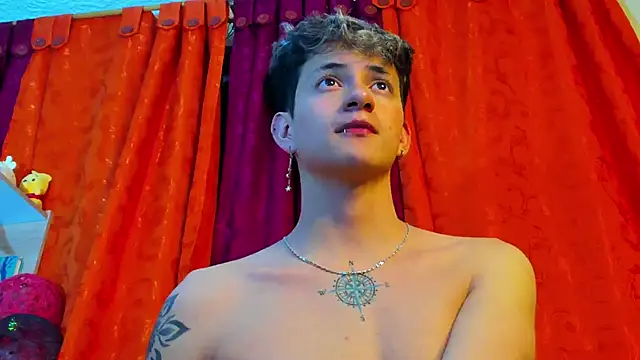 GabyThoms online show from March 18, 2025, 8:04 pm