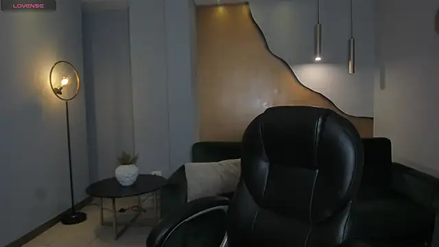 Snapshot of HannahJamesX chatting on February 23, 2025, 4:46 pm HannahJamesX online show from February 23, 2025, 4:46 pm