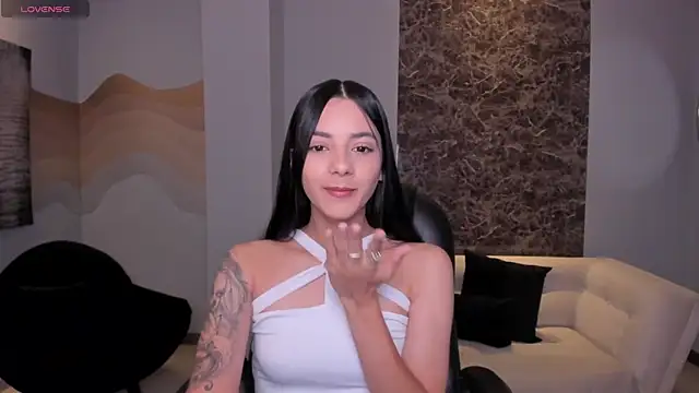 Snapshot of HannahJamesX chatting on February 25, 2025, 7:03 pm HannahJamesX online show from February 25, 2025, 7:03 pm