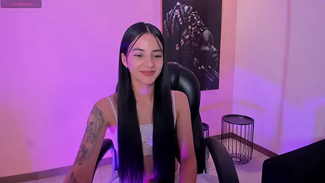 Snapshot of HannahJamesX chatting on March 2, 2025, 7:56 pm HannahJamesX online show from March 2, 2025, 7:56 pm