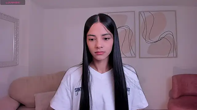 Snapshot of HannahJamesX chatting on October 5, 2025, 5:00 pm HannahJamesX online show from October 5, 2025, 5:00 pm