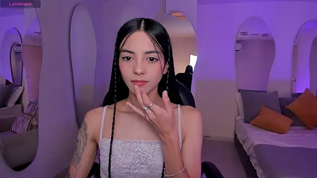 Snapshot of HannahJamesX chatting on November 1, 2025, 7:16 pm HannahJamesX online show from November 1, 2025, 7:16 pm