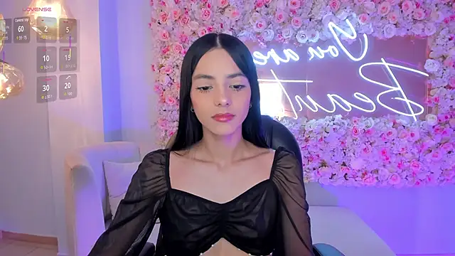 Snapshot of HannahJamesX chatting on January 18, 2026, 11:30 pm HannahJamesX online show from January 18, 2026, 11:30 pm