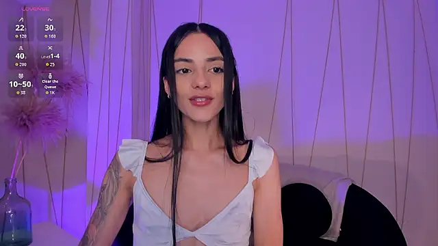 Snapshot of HannahJamesX chatting on February 3, 2026, 6:40 am HannahJamesX online show from February 3, 2026, 6:40 am