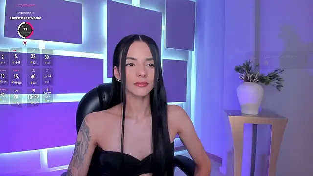 Snapshot of HannahJamesX chatting on February 4, 2026, 3:34 am HannahJamesX online show from February 4, 2026, 3:34 am