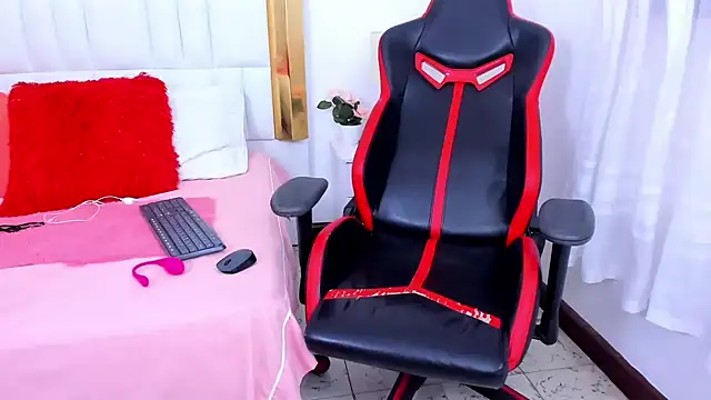 Snapshot of MadelineJackson chatting on January 9, 2025, 7:31 am MadelineJackson online show from January 9, 2025, 7:31 am