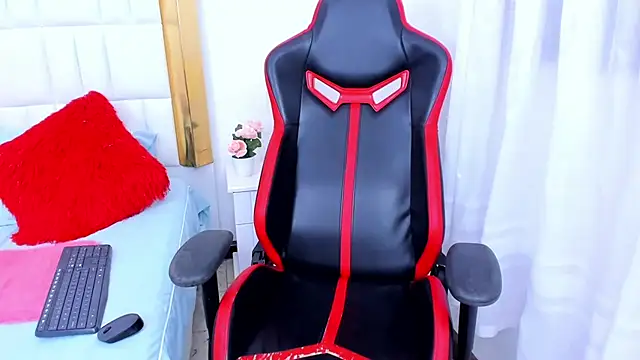 Snapshot of MadelineJackson chatting on January 18, 2025, 4:59 am MadelineJackson online show from January 18, 2025, 4:59 am