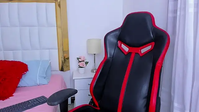 Snapshot of MadelineJackson chatting on February 15, 2025, 11:25 pm MadelineJackson online show from February 15, 2025, 11:25 pm