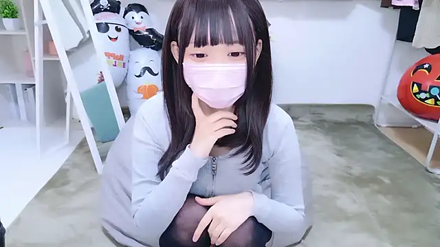 x-naru-x online show from October 28, 2025, 2:09 pm